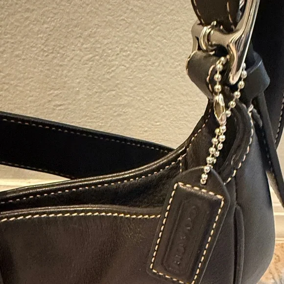 Coach shoulder bag from the Neo collection. - Picture 4 of 12